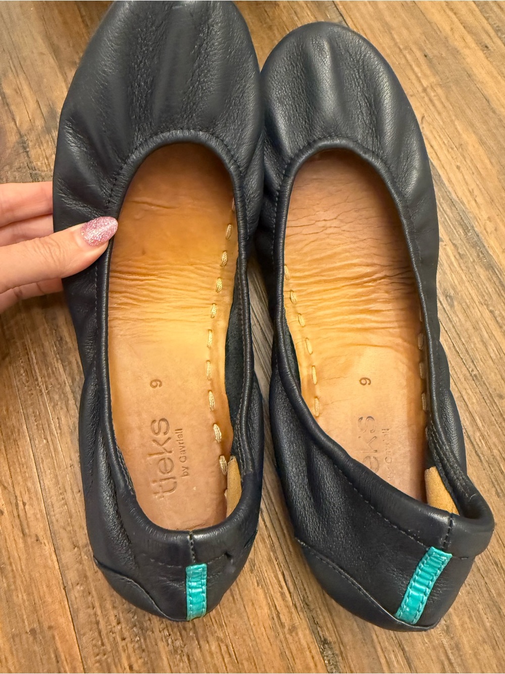 Navy Tieks Leather Ballet Flats size 9